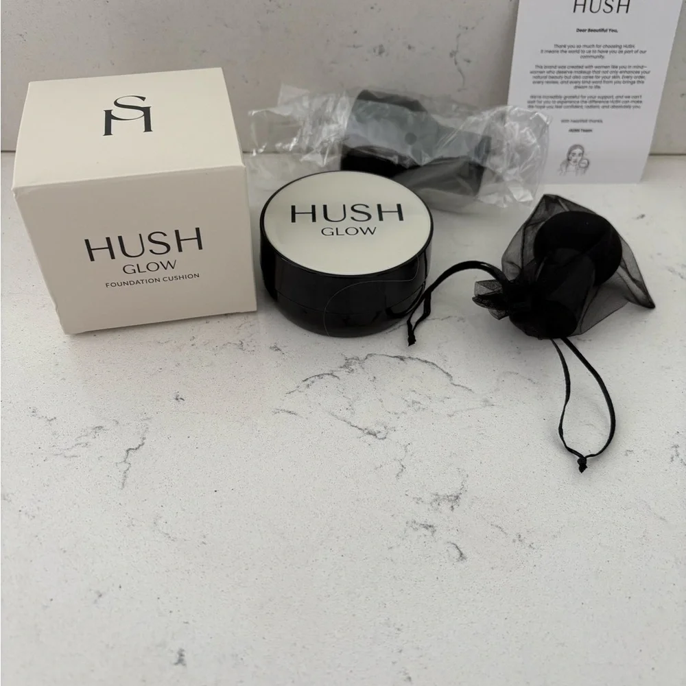 Hush Glow Foundation Cushion - WARM - Picture 1 of 6